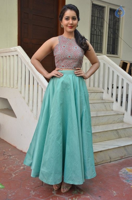 Rashi Khanna New Photos - 33 / 82 photos