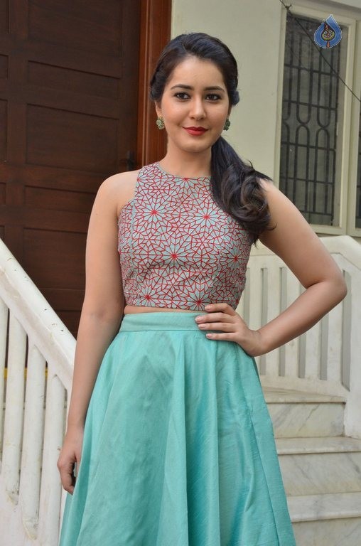 Rashi Khanna New Photos - 34 / 82 photos