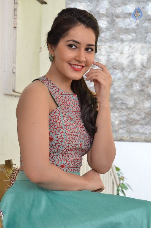 Rashi Khanna New Photos - 35 / 82 photos
