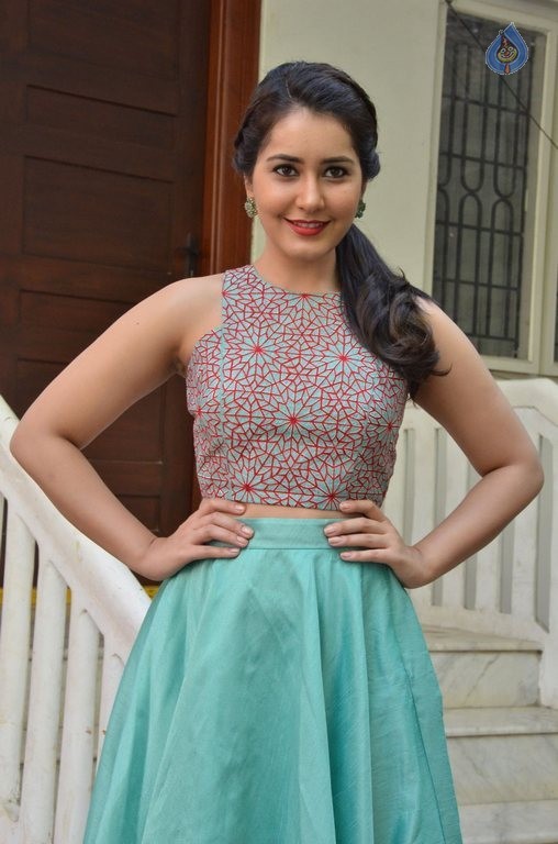 Rashi Khanna New Photos - 38 / 82 photos