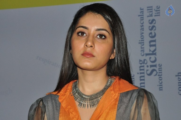 Rashi Khanna New Photos - 33 / 41 photos