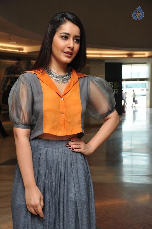 Rashi Khanna New Photos - 37 / 41 photos