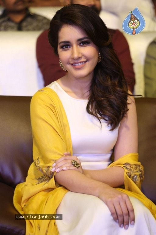 Rashi Khanna New Stills - 5 / 20 photos