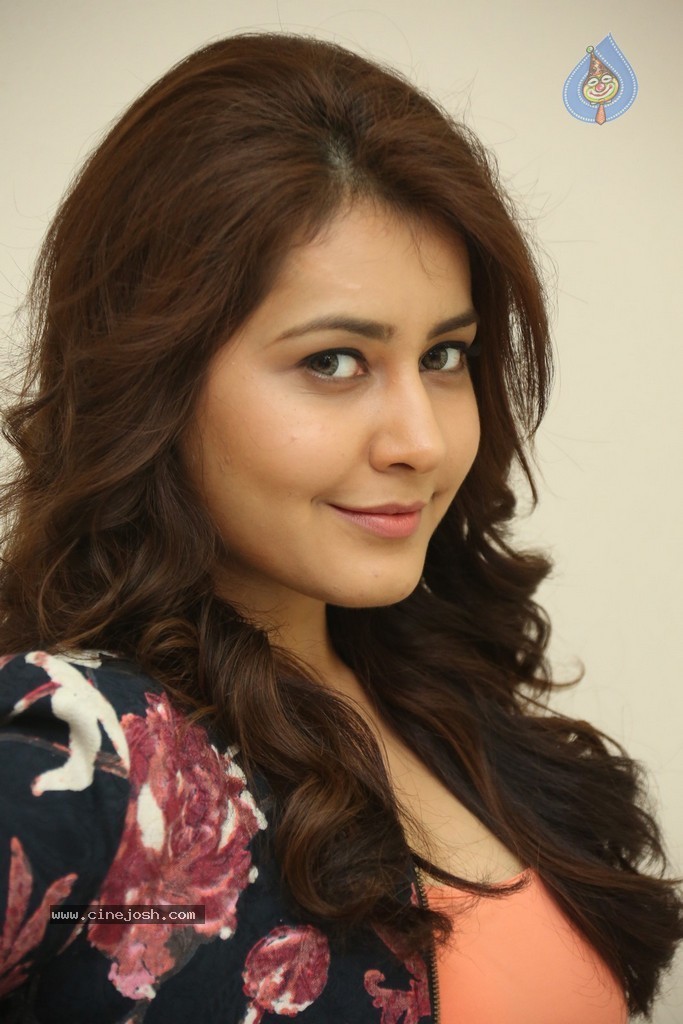Rashi Khanna New Stills - 11 / 145 photos