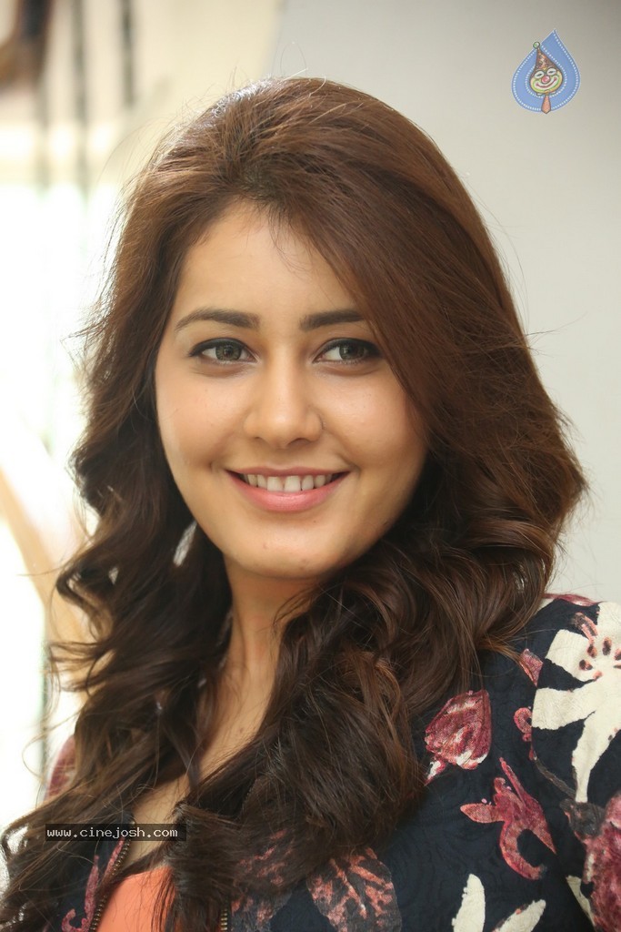 Rashi Khanna New Stills - 23 / 145 photos