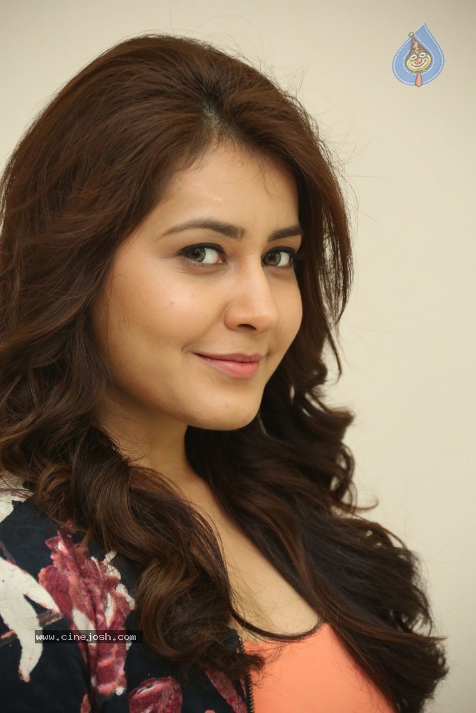 Rashi Khanna New Stills - 79 / 145 photos