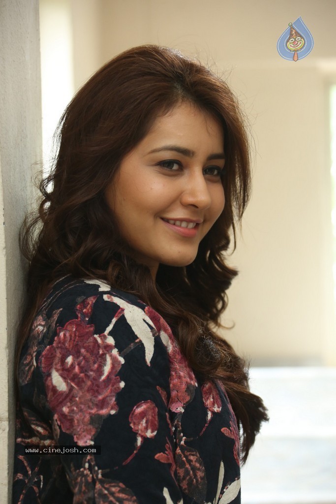 Rashi Khanna New Stills - 97 / 145 photos