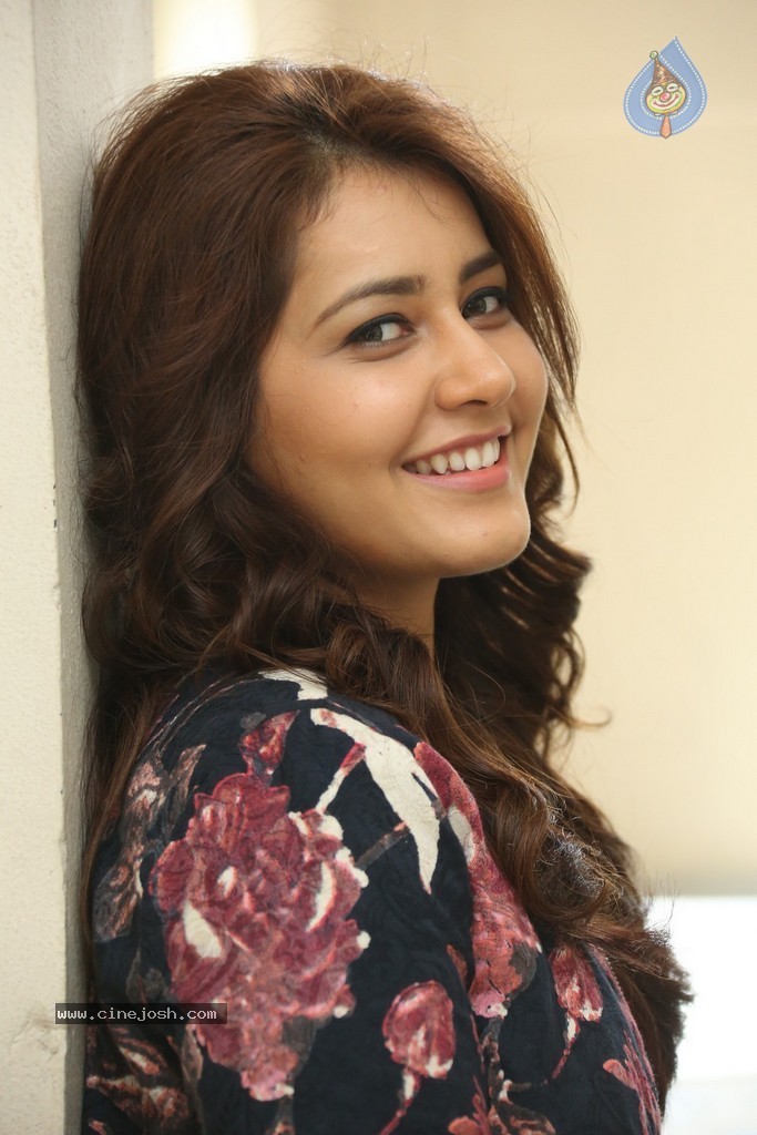 Rashi Khanna New Stills - 111 / 145 photos