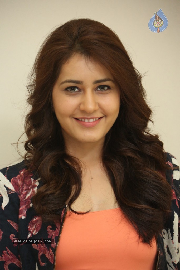 Rashi Khanna New Stills - 118 / 145 photos