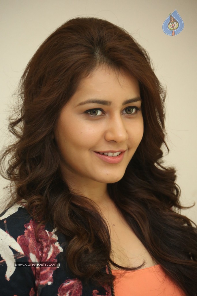 Rashi Khanna New Stills - 143 / 145 photos
