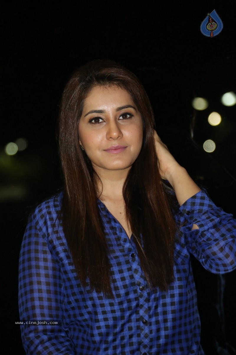 Rashi Khanna New Stills - 5 / 130 photos