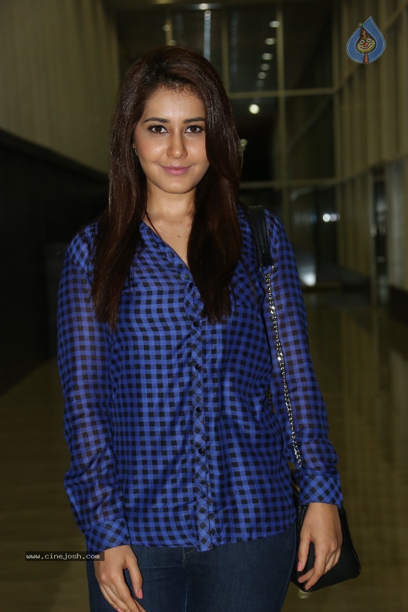 Rashi Khanna New Stills - 86 / 130 photos