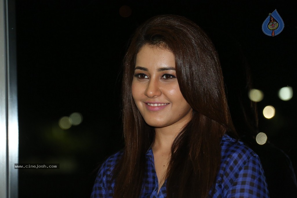 Rashi Khanna New Stills - 94 / 130 photos