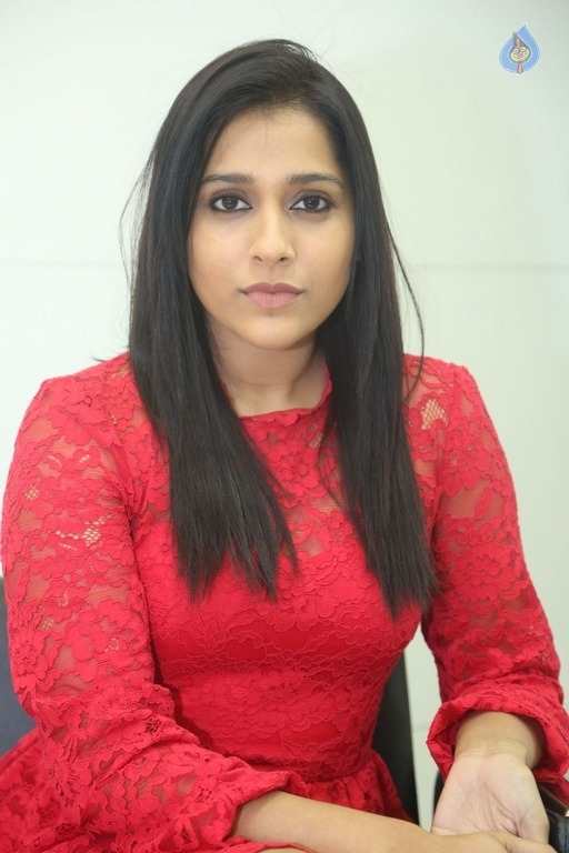 Rashmi Gautam Latest Photos - 15 / 21 photos