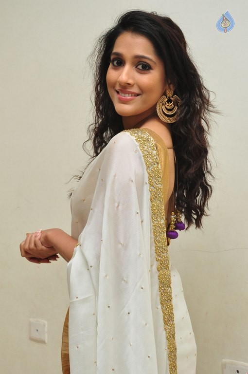 Rashmi Gautam Latest Pics - 23 / 42 photos