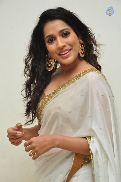 Rashmi Gautam Latest Pics - 39 / 42 photos