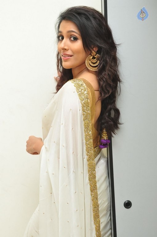 Rashmi Gautam Latest Pics - 41 / 42 photos