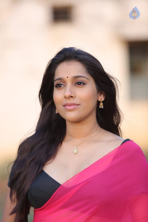 Rashmi Gautam New Photos - 4 / 8 photos