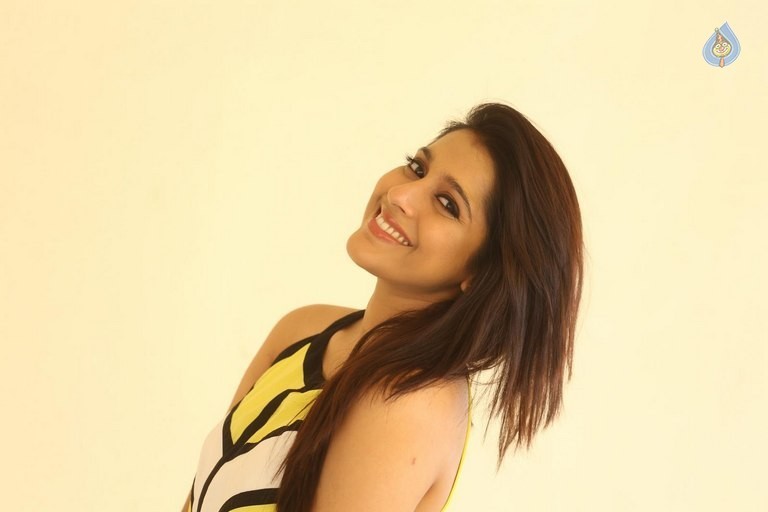 Rashmi Gautam New Pics - 25 / 42 photos