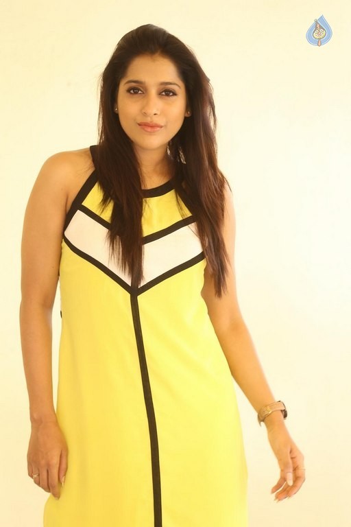 Rashmi Gautam New Pics - 31 / 42 photos