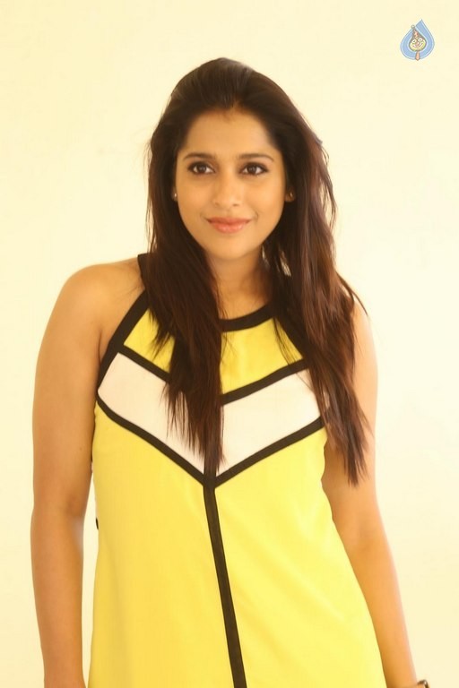 Rashmi Gautam New Pics - 39 / 42 photos