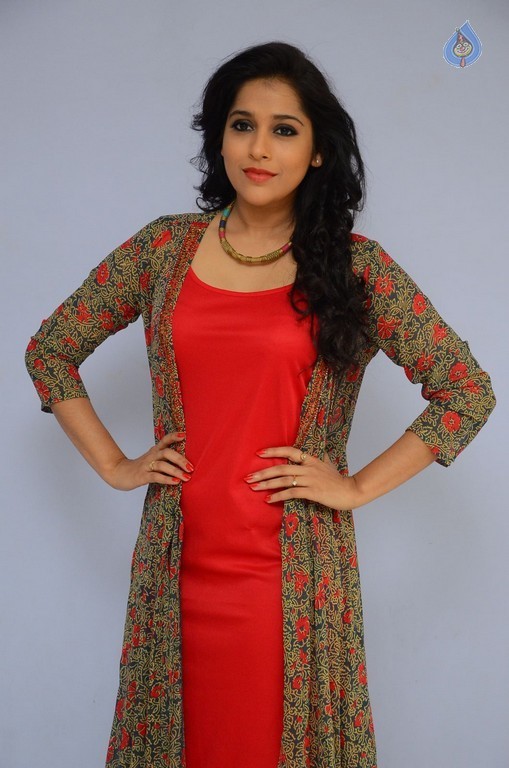 Rashmi Gautam New Stills - 16 / 39 photos