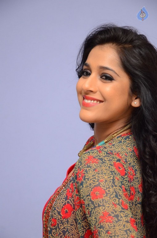 Rashmi Gautam New Stills - 25 / 39 photos