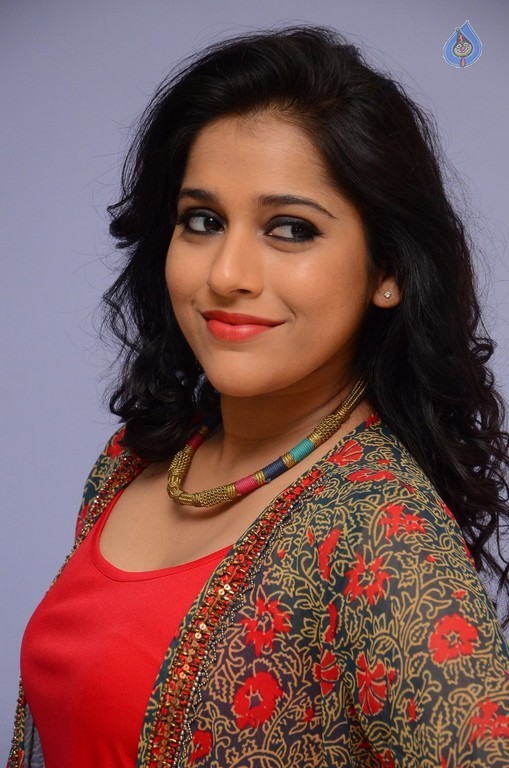 Rashmi Gautam New Stills - 26 / 39 photos