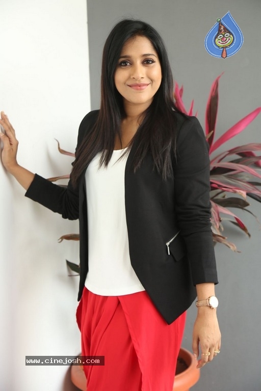 Rashmi Gautam New Stills - 5 / 31 photos