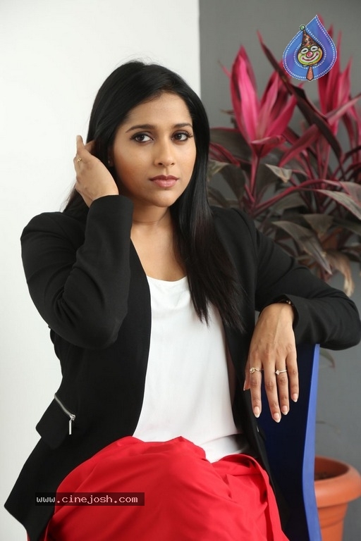 Rashmi Gautam New Stills - 13 / 31 photos