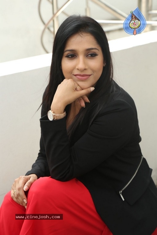 Rashmi Gautam New Stills - 21 / 31 photos