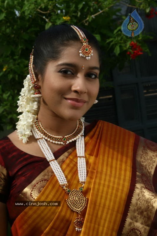 Rashmi Gautam Stills - 37 / 51 photos
