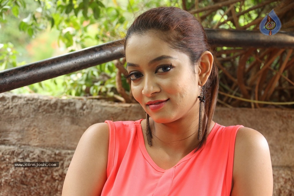 Rashmi Takoor Stills - 25 / 120 photos