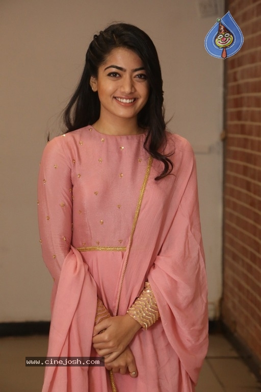 Rashmika Mandanna Latest Pics - 2 / 21 photos