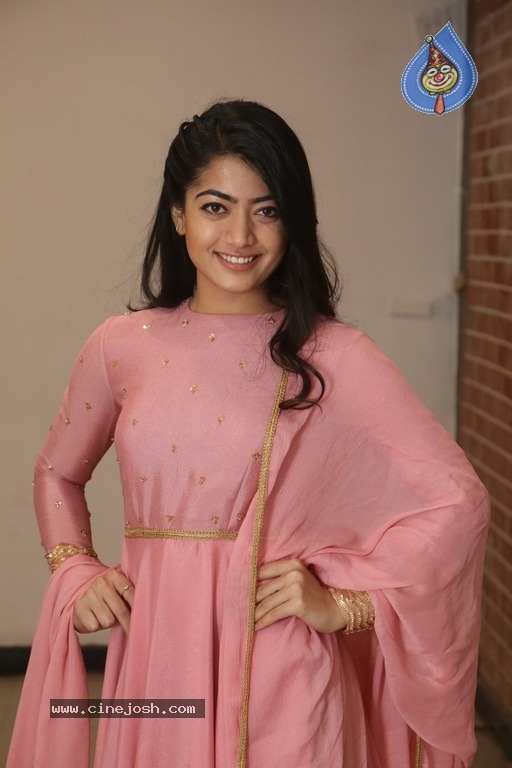 Rashmika Mandanna Latest Pics - 14 / 21 photos