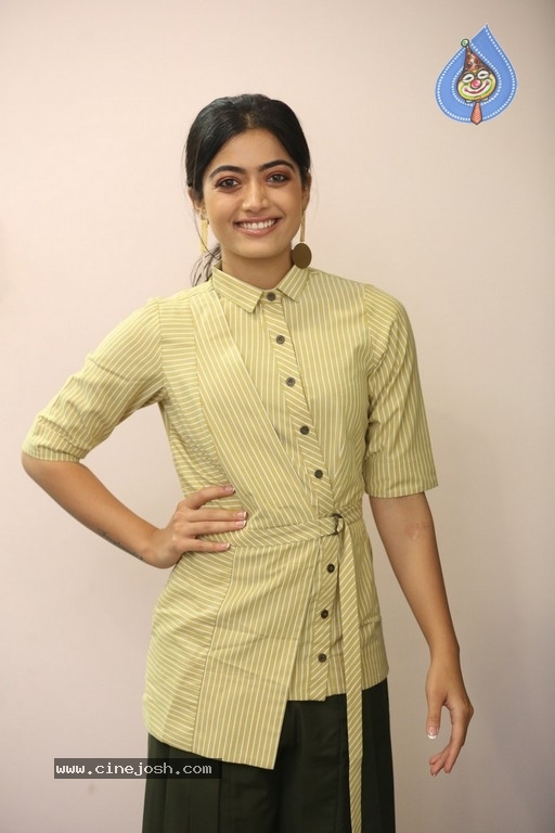 Rashmika Mandanna Pics - 10 / 40 photos