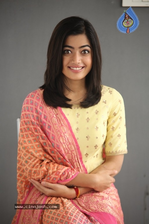 Rashmika Mandanna Pictures - 10 / 41 photos