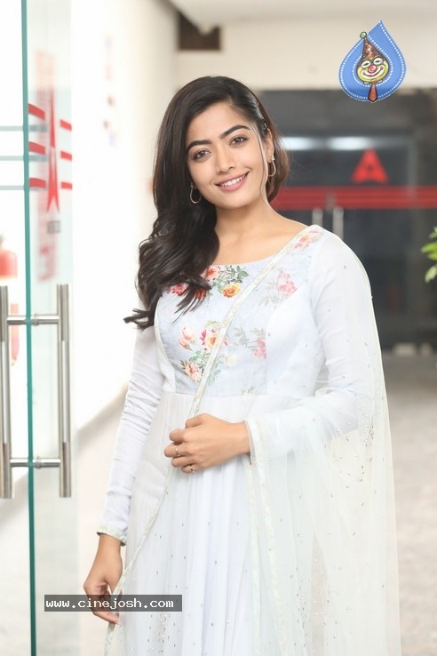 Rashmika Mandanna Stills - 34 / 49 photos