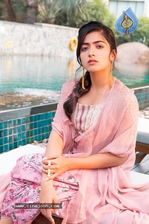 Rashmika Stills - 6 / 6 photos