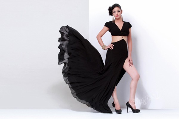 Ravneet Hot Stills - 20 / 31 photos