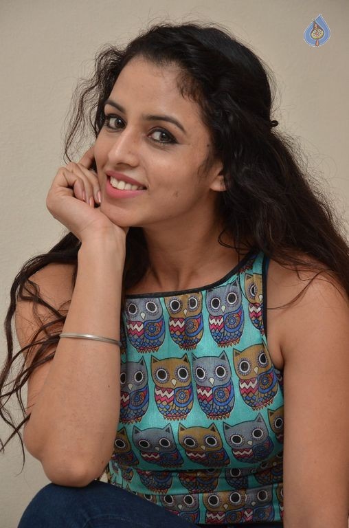 Ravneet Kaur Latest Photos - 21 / 42 photos