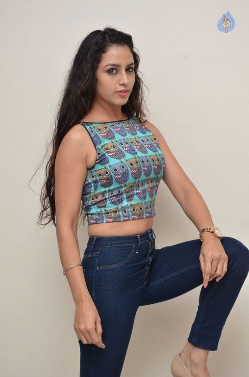 Ravneet Kaur Latest Photos - 41 / 42 photos