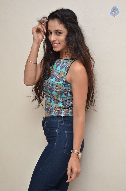 Ravneet Kaur Latest Photos - 42 / 42 photos