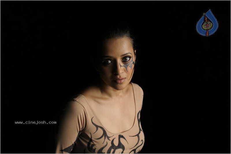 Reema Sen Spicy Stills In Yuganiki Okkadu  - 28 / 35 photos