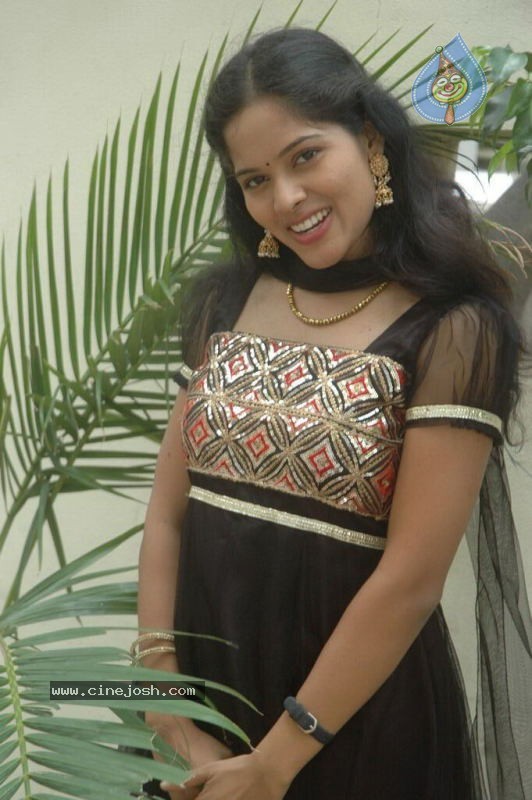 Reena Stills - 21 / 26 photos