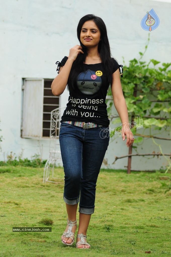 Reetu Hot Photo Gallery - 5 / 47 photos