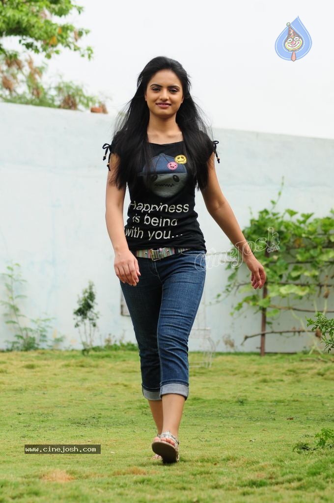 Reetu Hot Photo Gallery - 27 / 47 photos