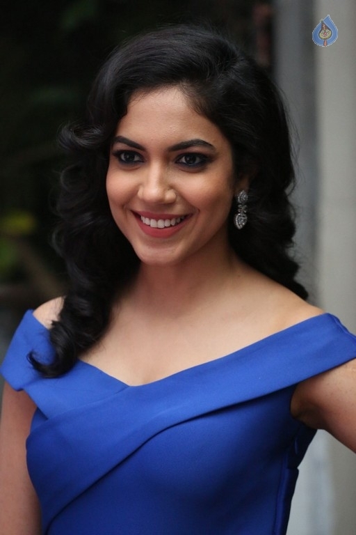 Reetu Varma Latest Photos - 11 / 42 photos