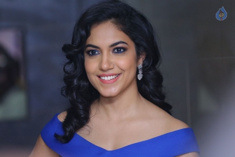 Reetu Varma Latest Photos - 13 / 42 photos