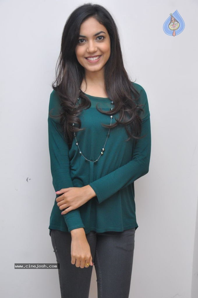 Reetu Varma Latest Pics - 25 / 47 photos